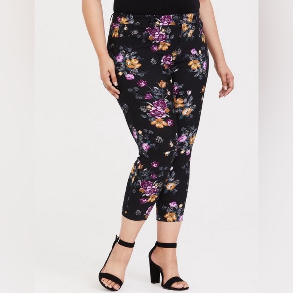 Torrid Women’s Modern Millennium Stretch Ankle Pant 22R Black Floral